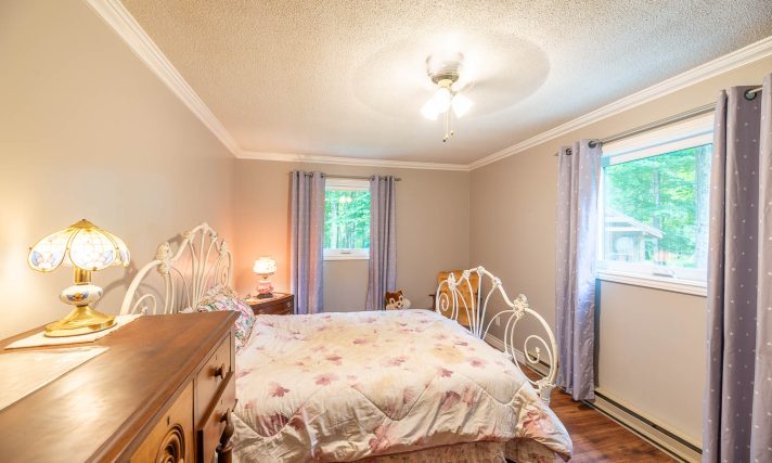 1083 Point Ideal Rd Lake of Bays primary bedroom
