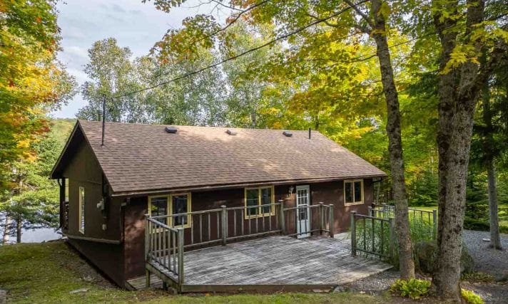 Back of cottage @ 415 Sandwood Drive South Burk's Falls