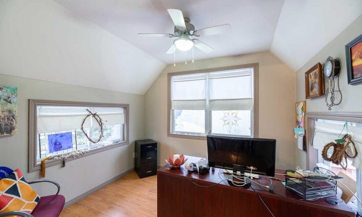 unnamed-16 108 Ontario st Burks Falls - upper office