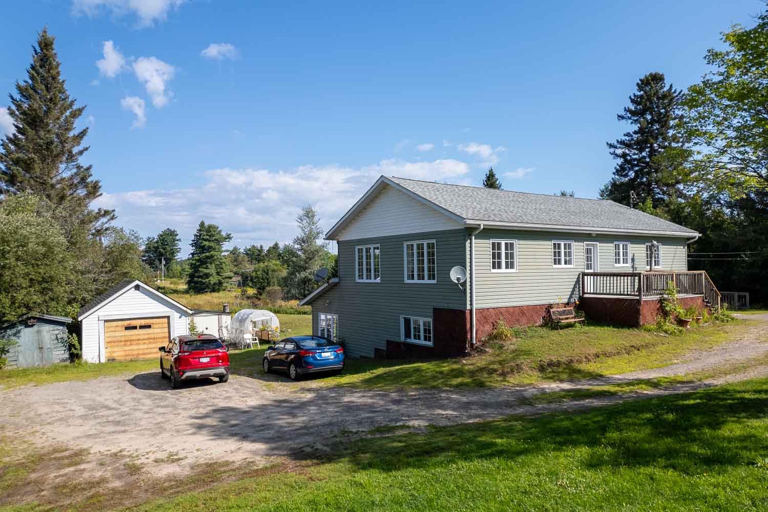 187 Victoria Street, Magnetawan — triplex exterior